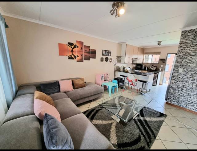 2 BEDROOM APARTMENT FOR SALE IN NOORDWYK
